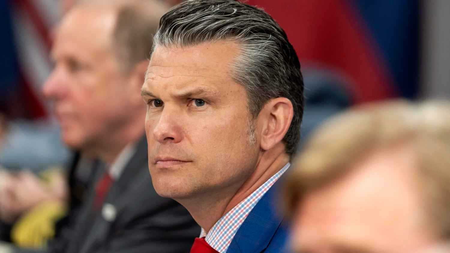 الفضائح تلاحقه.. تقرير أمريكي يتوقع استقالة هيغسيث خلال أسابيع