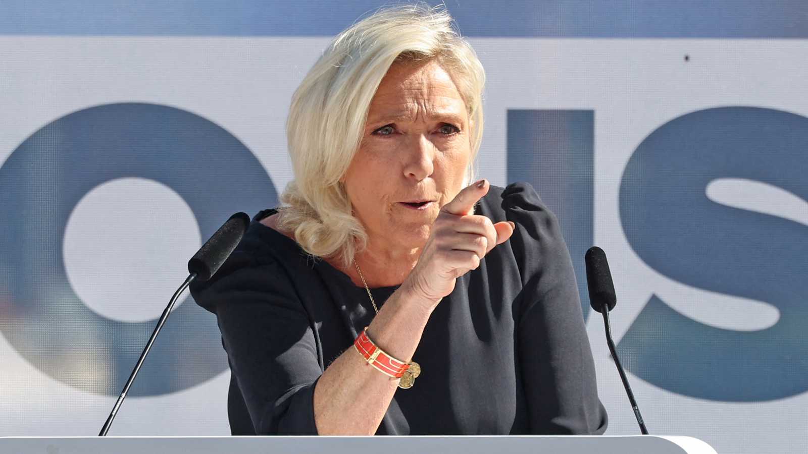 لوبان تضع شروطا صارمة لتجنب حجب الثقة عن الحكومة الفرنسية