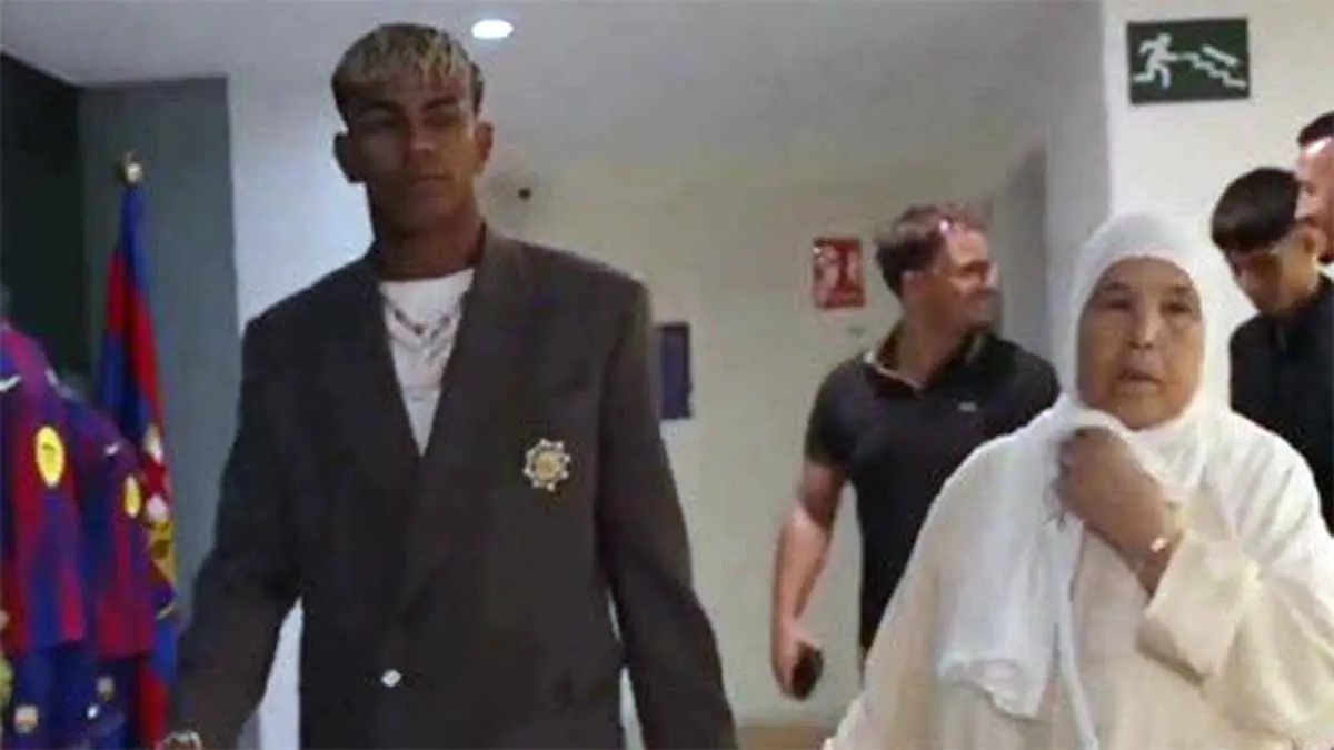 جدة لامين يامال تصطحبه إلى "عرش ميسي" (فيديو وصور)