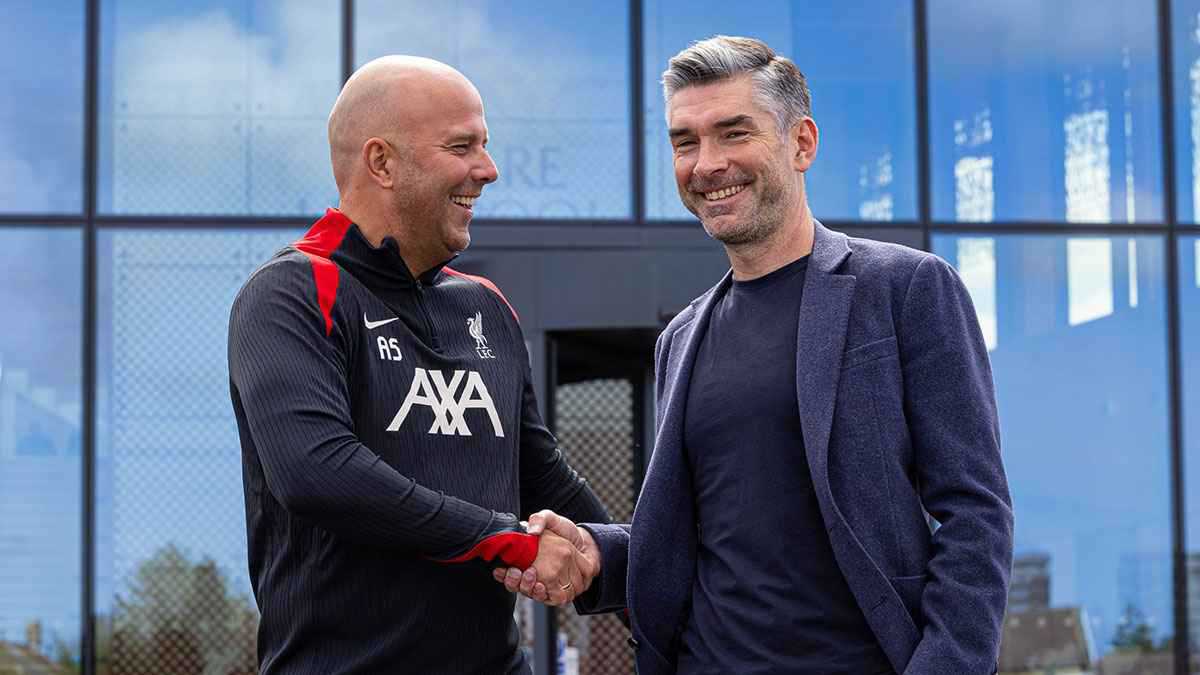 الهلال السعودي يوجه "ضربة موجعة" إلى ليفربول