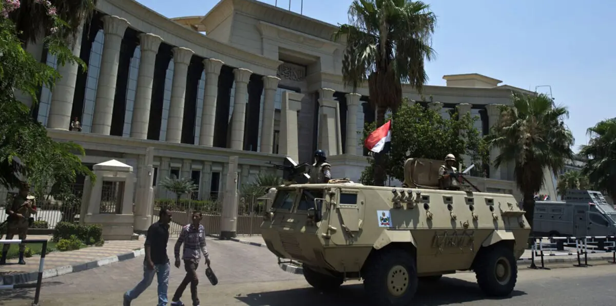 محكمة مصرية تقضي بإعدام 3 متهمين باستهداف كمين أمني