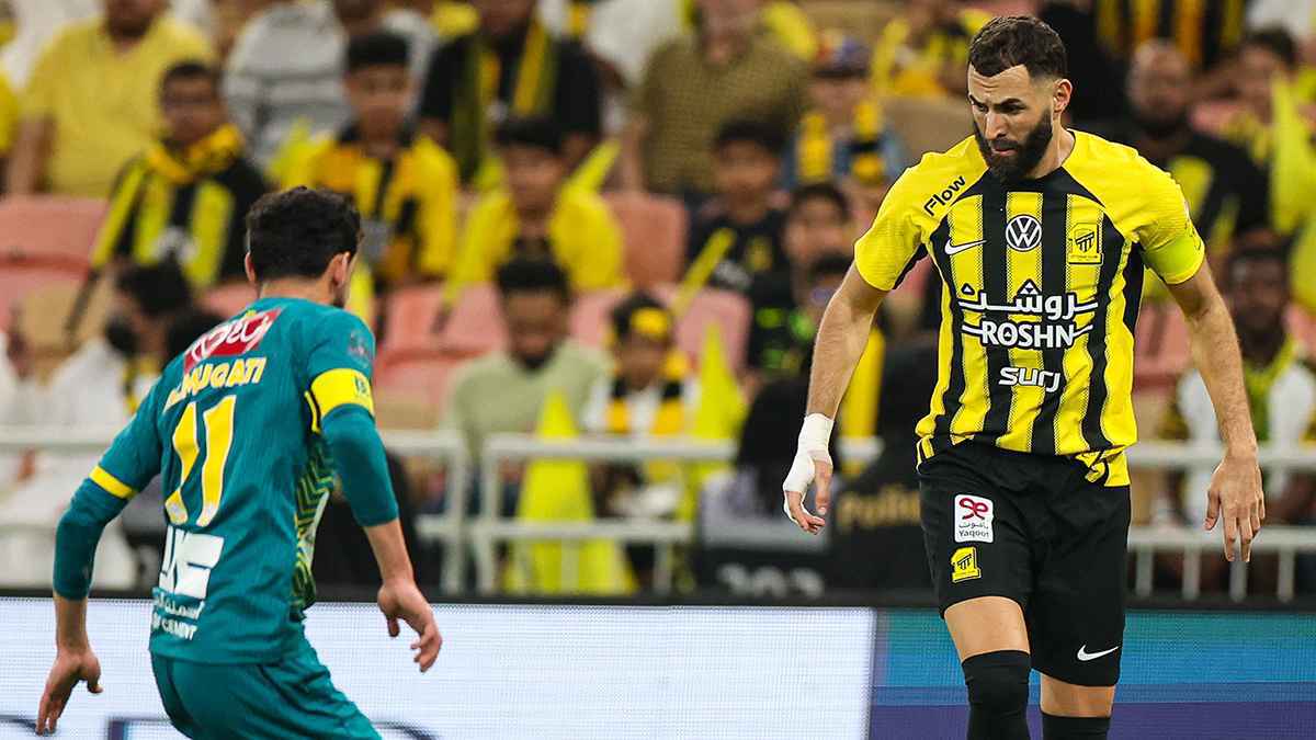 هل تعمد بنزيما إحراج السومة بسبب رونالدو؟