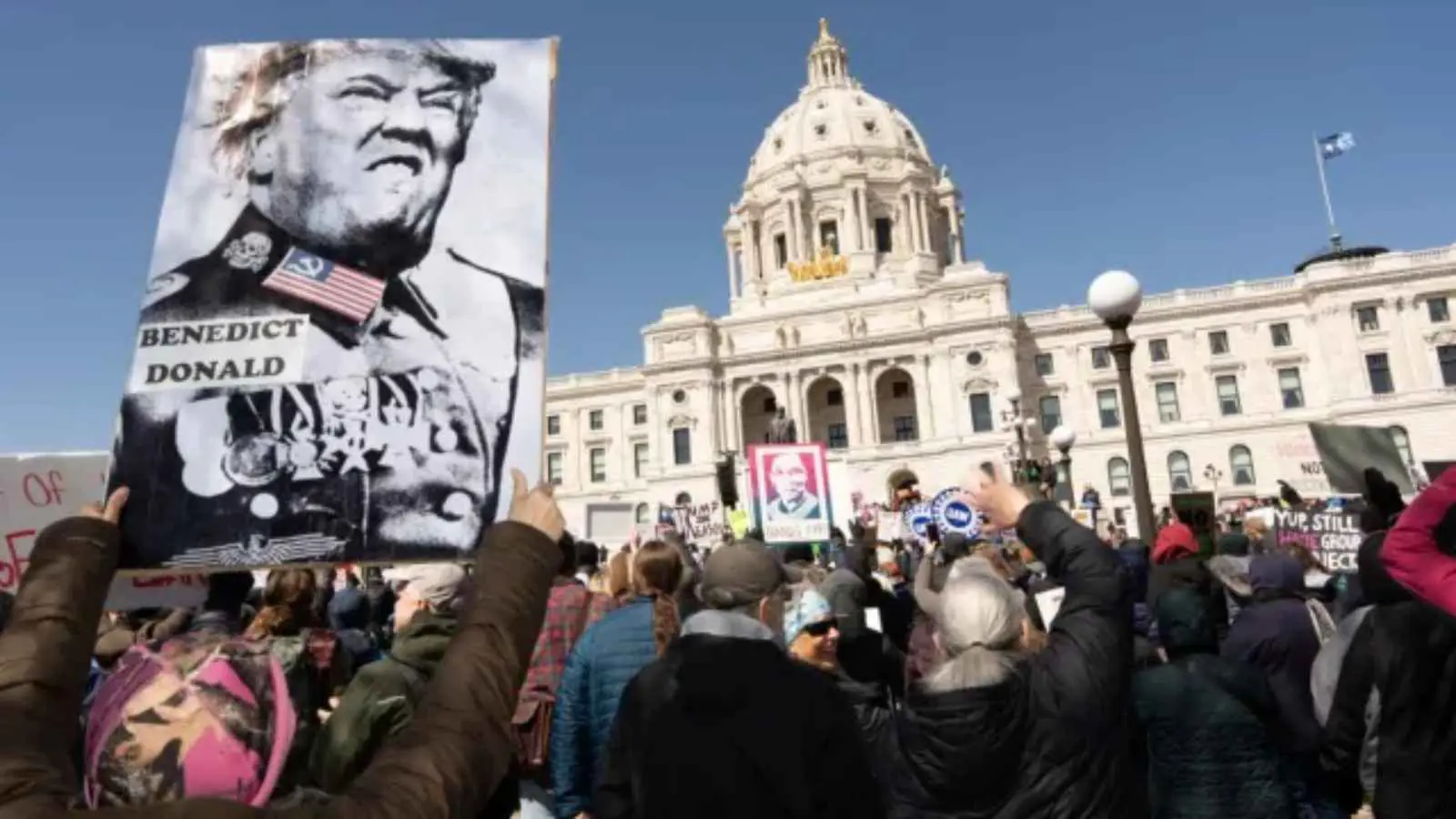 "رسوم متهورة".. الجمهوريون يخشون سقوطهم في انتخابات التجديد