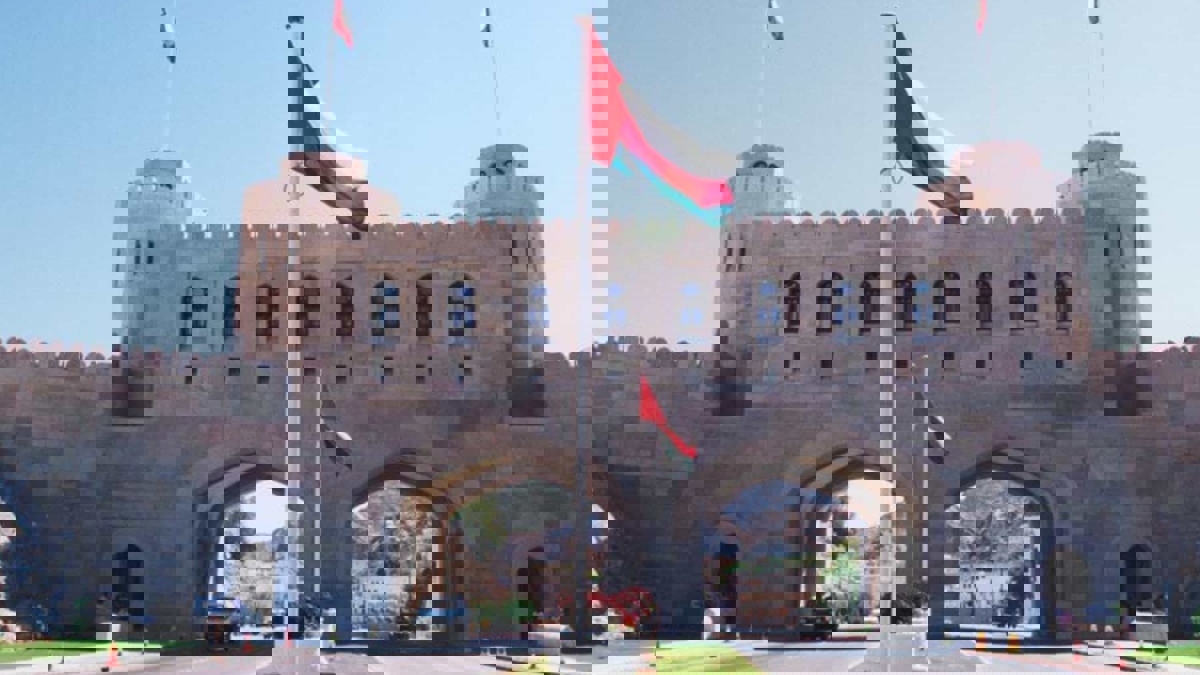 سلطنة عمان تُوقف مؤقتًا استقدام العمالة الأجنبية لبعض القطاعات‎