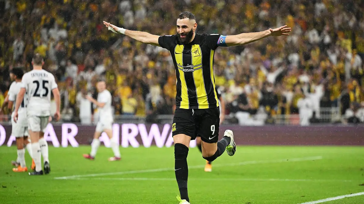 ماركا: إعصار في موريشيوس يمنع بنزيما من الالتحاق بمعسكر الاتحاد