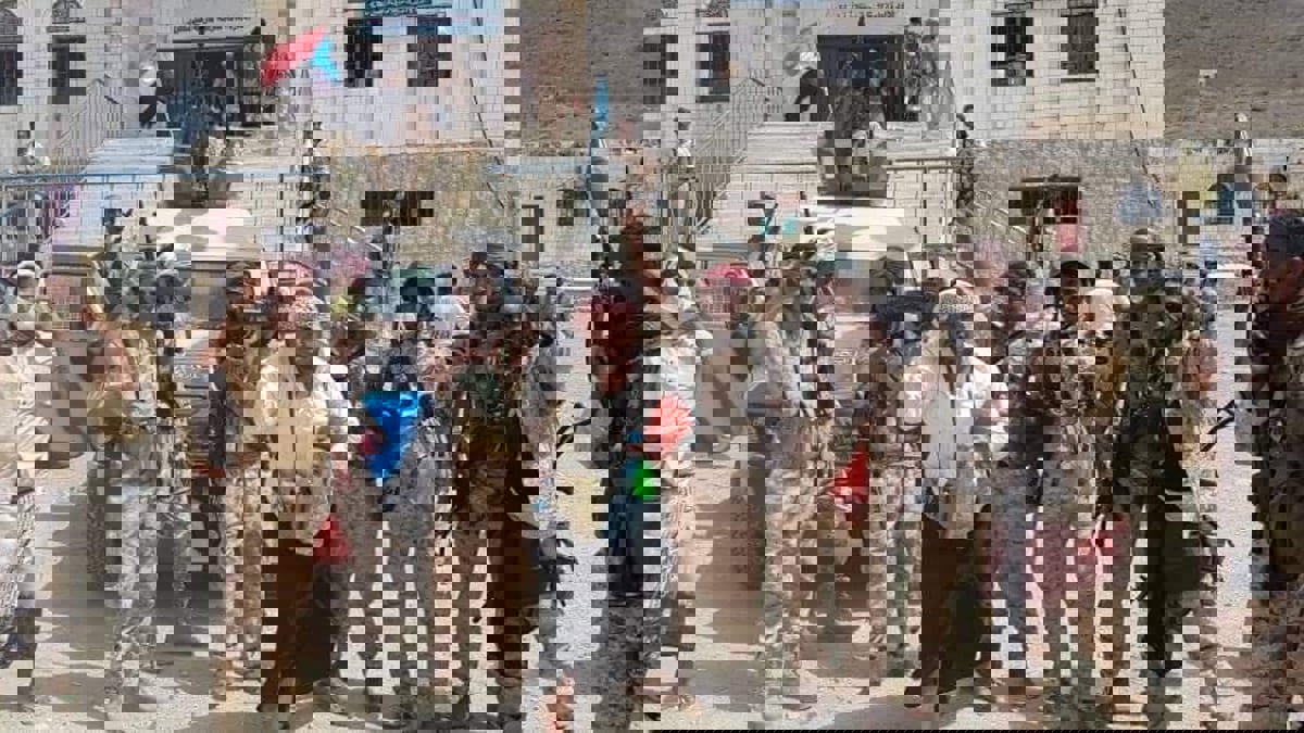 الحكومة اليمنية:"الانتقالي" ينفذ انقلابًا على الشرعية في سقطرى