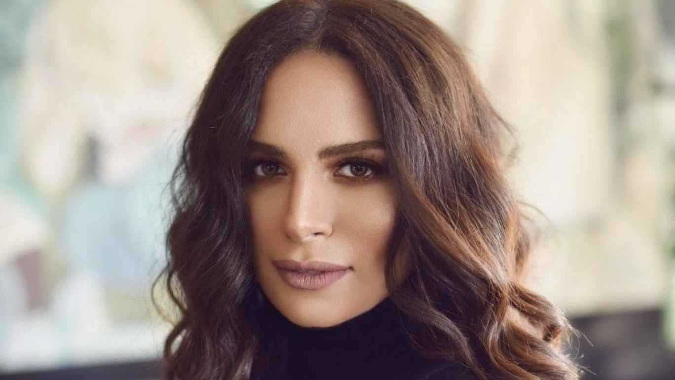 آمال ماهر تحسم جدل زواجها بـ"تعليق رومانسي"