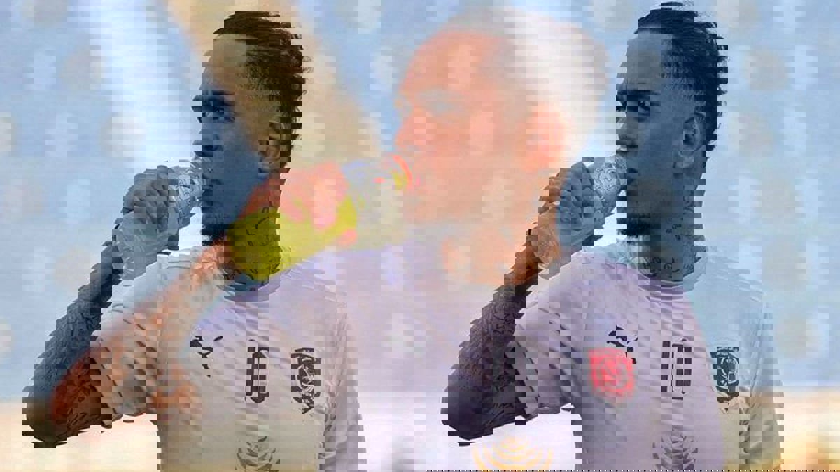 زوجة أدميلسون نجم الدحيل تكشف عن قطع إجازتهما لطلب أمير قطر مقابلة اللاعب