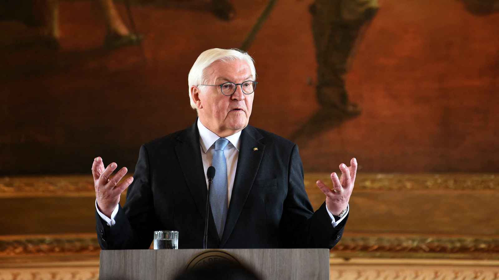 الرئيس الألماني يطالب أوروبا بـ"سياسة الحزم" في مواجهة ترامب