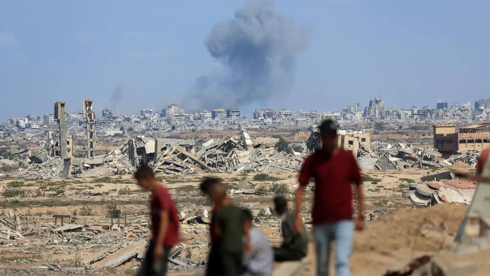 مقتل 4 فلسطينيين إثر قصف إسرائيلي شرق مدينة غزة