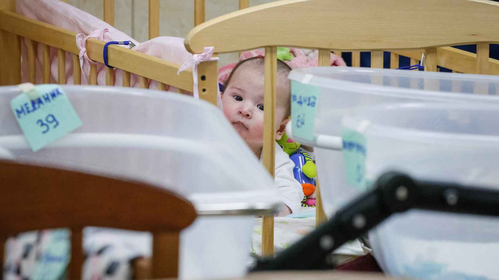 متى يبدأ الأطفال نطق كلماتهم الأولى؟