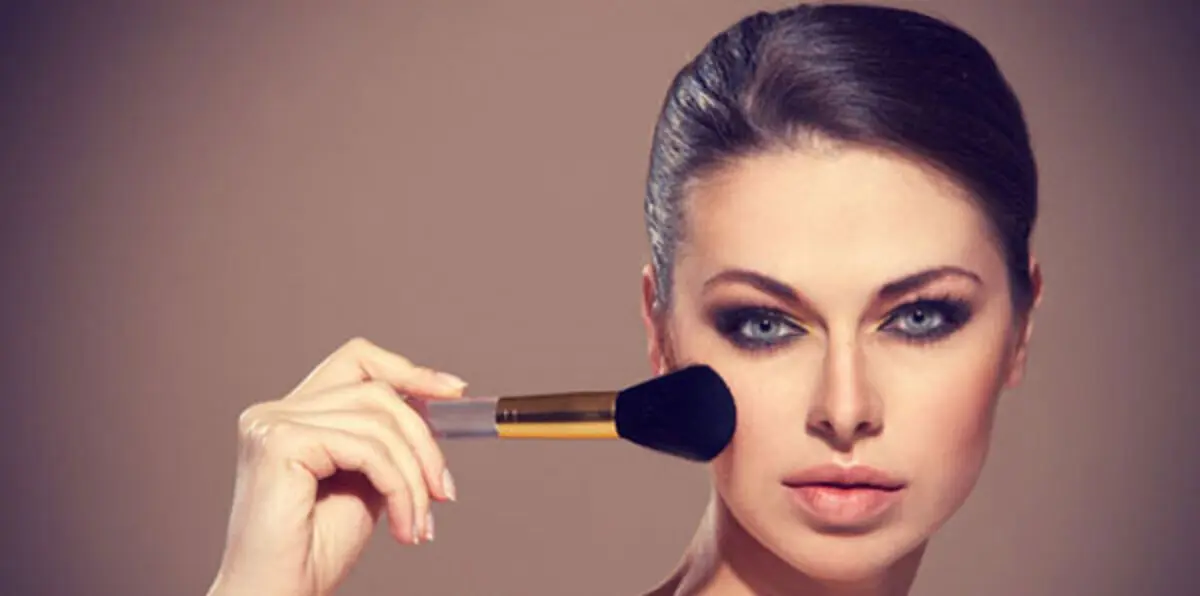 5  ألوان تخفي شحوب البشرة في الشتاء