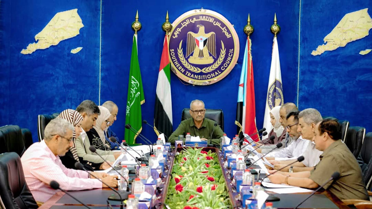 اليمن.. "الانتقالي" يتوعد بمنع تنفيذ أي قرارات لا يتم التشاور معه بشأنها