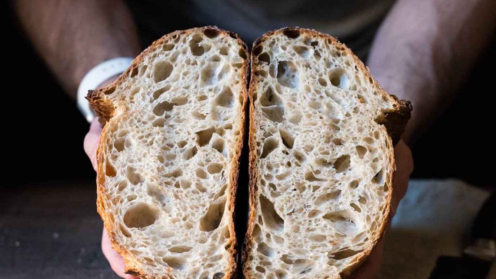 كيف نميز بين خبز "الساوردو" الحقيقي والمزيف؟