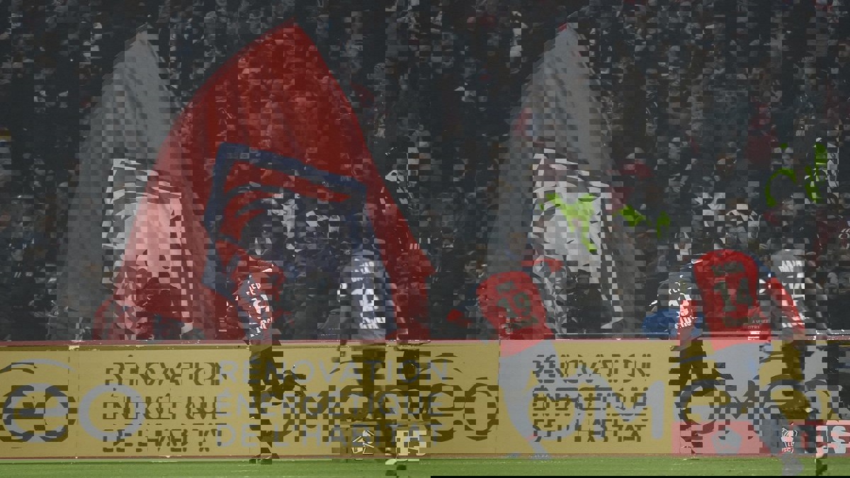 باريس سان جيرمان يتعرض لهزيمة مذلة أمام ليل في الدوري الفرنسي (فيديو)