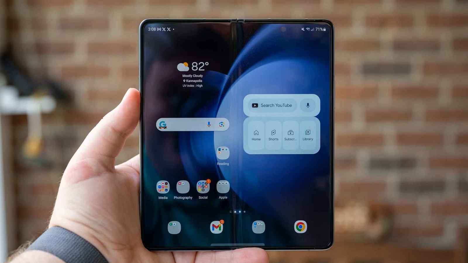 5 عيوب تمنع انتشار الهواتف القابلة للطي