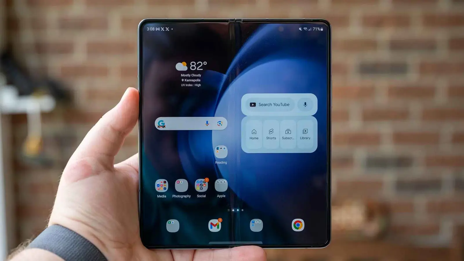 5 عيوب تمنع انتشار الهواتف القابلة للطي