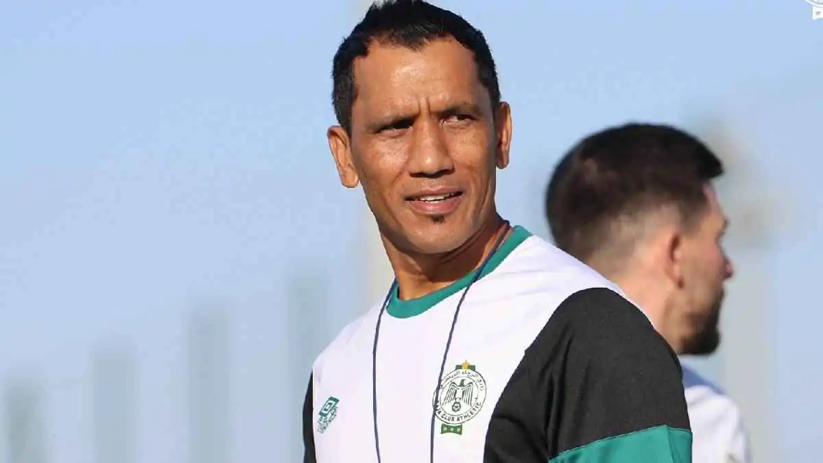 من هو فاديلو دافيدز مدرب الرجاء المغربي الجديد؟