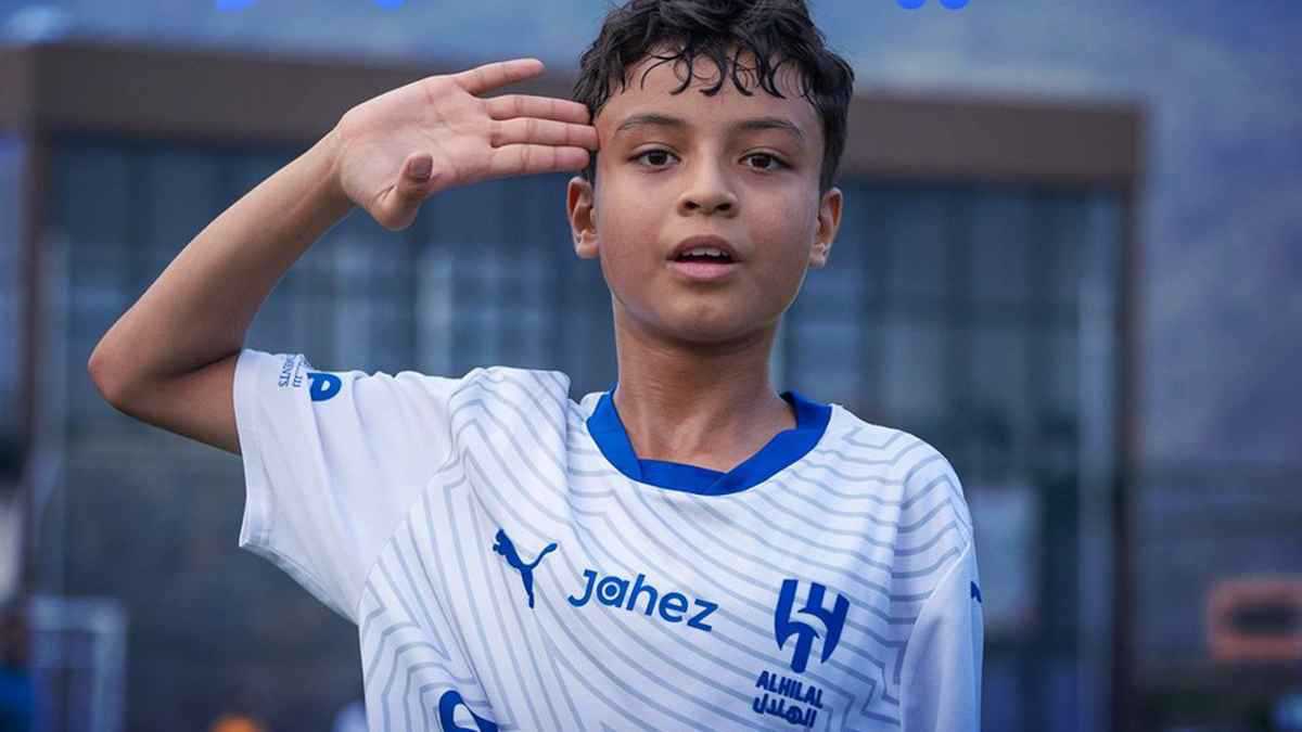 "الشلهوب الصغير" يتألق ويحرز هدفًا رائعًا مع أكاديمية الهلال (فيديو)
