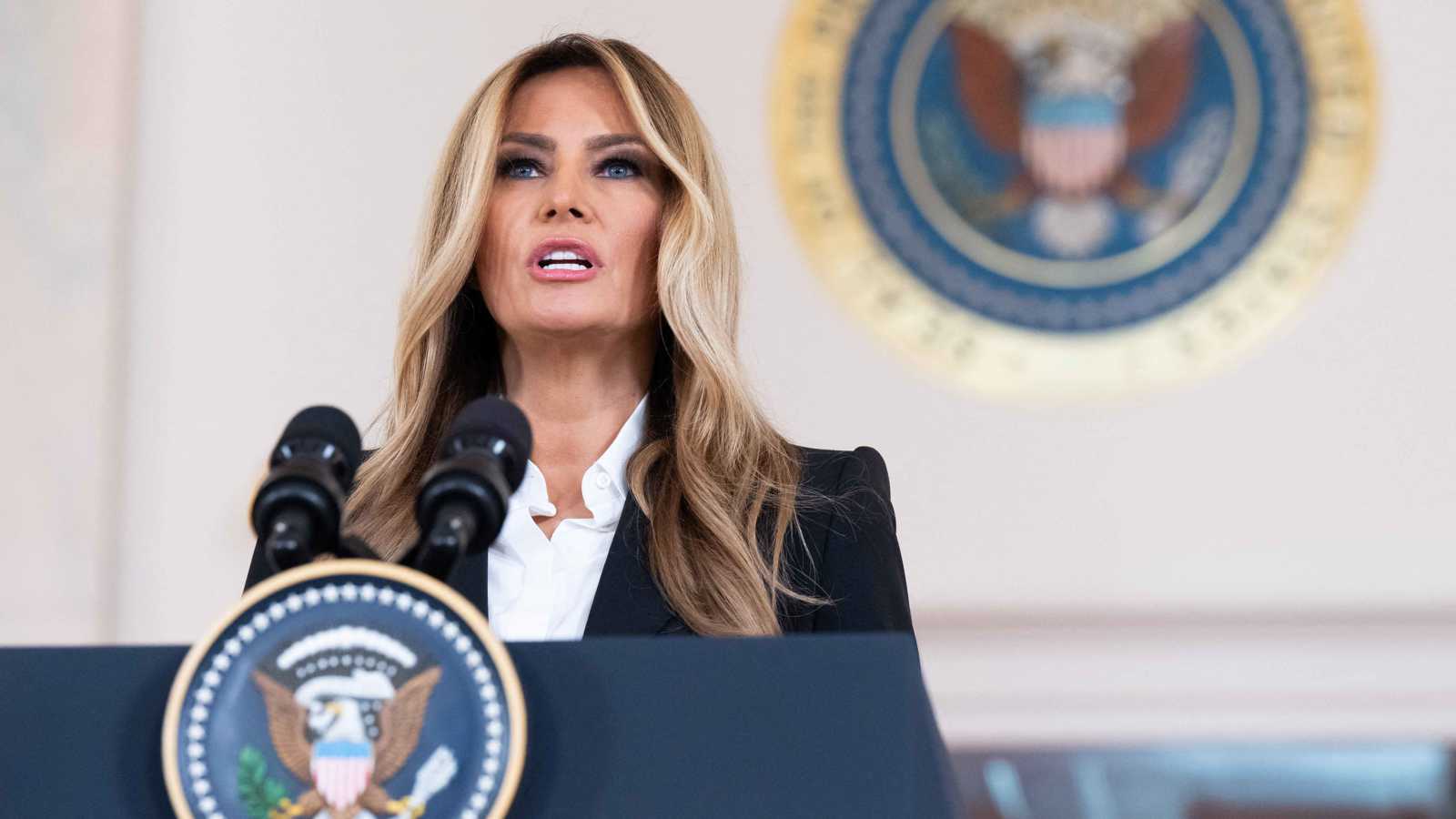 أطفال أوكرانيون يعودون لأهاليهم.. ماذا كتبت ميلانيا لبوتين؟