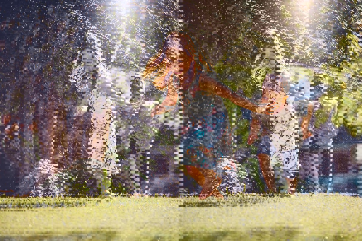 مع موجة الحر.. نصائح لحماية أطفالكم في الصيف "الحارق"