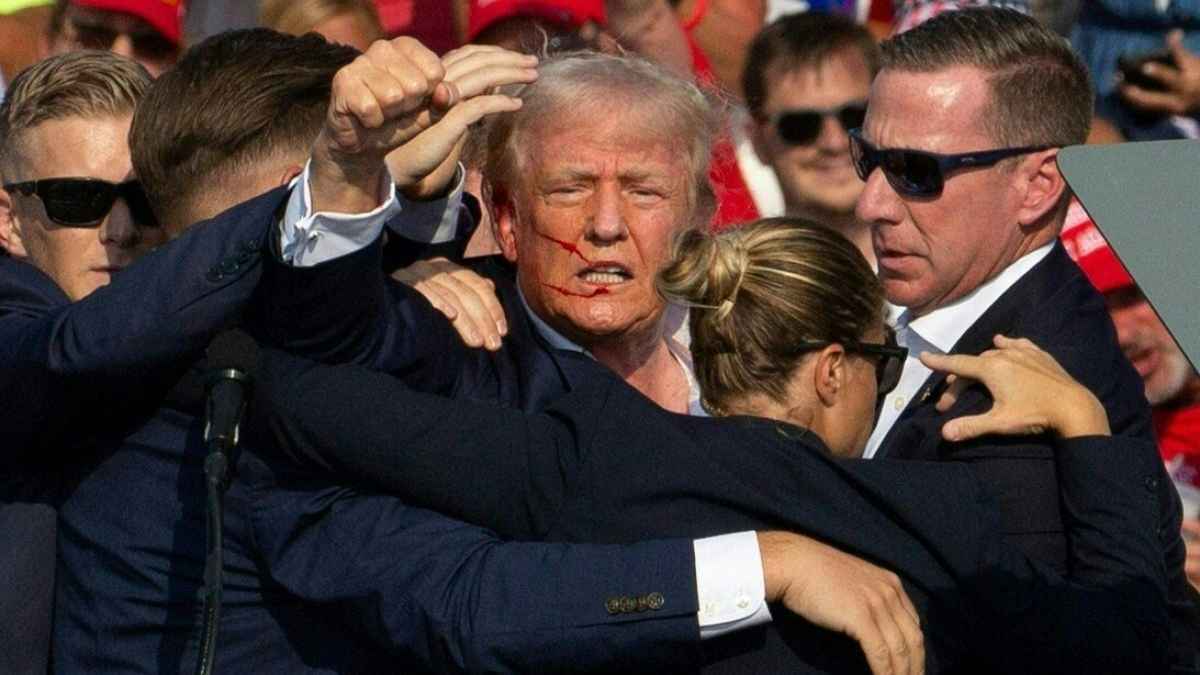 "قبضة ترامب" تتحول إلى رمز يزيل من الذاكرة "الصورة الجنائية"