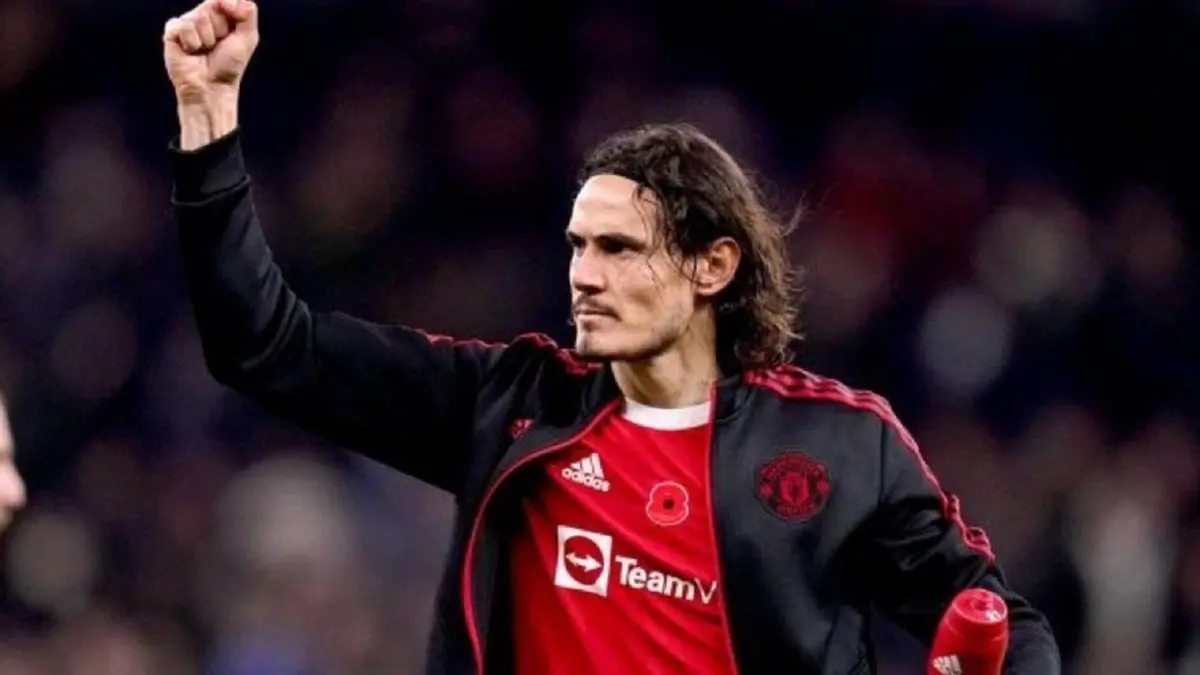 سبورت: برشلونة يتوصل لاتفاق مع كافاني لمدة موسم ونصف