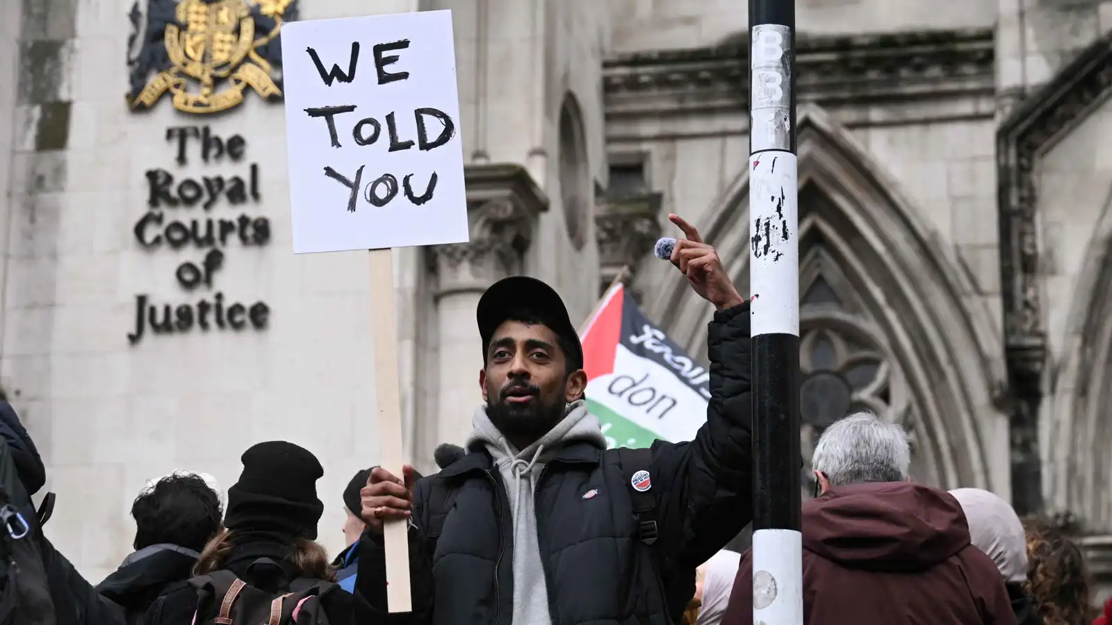 لندن تصعّد قضائيا.. الحكومة تطعن بحكم إلغاء حظر "فلسطين أكشن"
