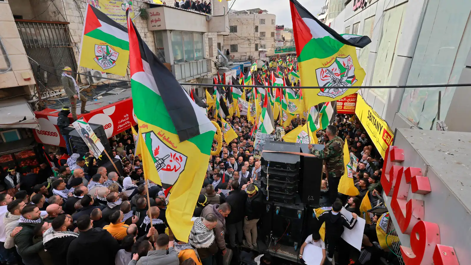 إدارة غزة.. فتح تحذر من محاولات تجاوز "الشرعية الوطنية"