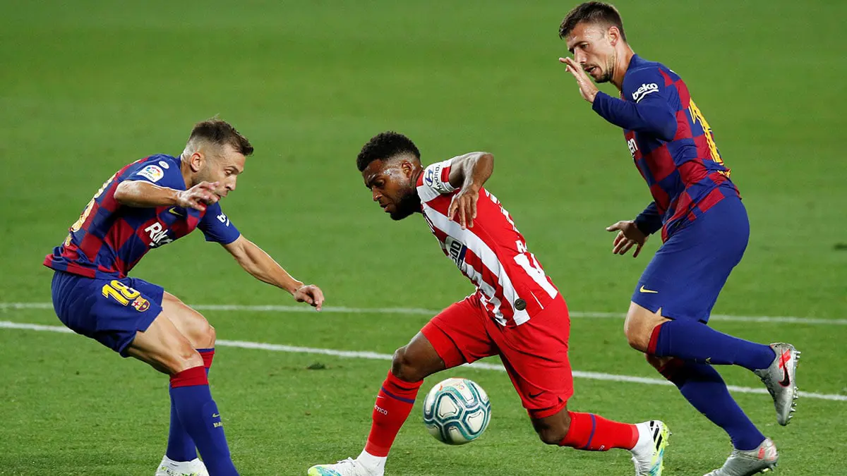 برشلونة ضد أتلتيكو مدريد.. ماذا قال خبراء التحكيم عن ركلات الجزاء في المباراة؟