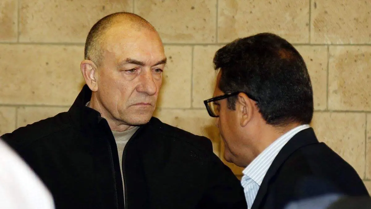 مايكل لوليسغارد يصل مدينة عدن.. ويلتقي رئيس أركان الجيش اليمني‎