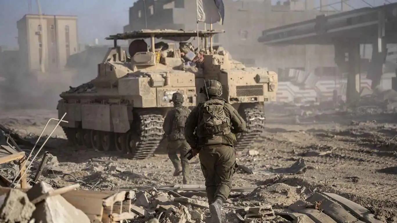 900 خرق للهدنة.. غارات إسرائيلية على خان يونس ومخيمات غزة