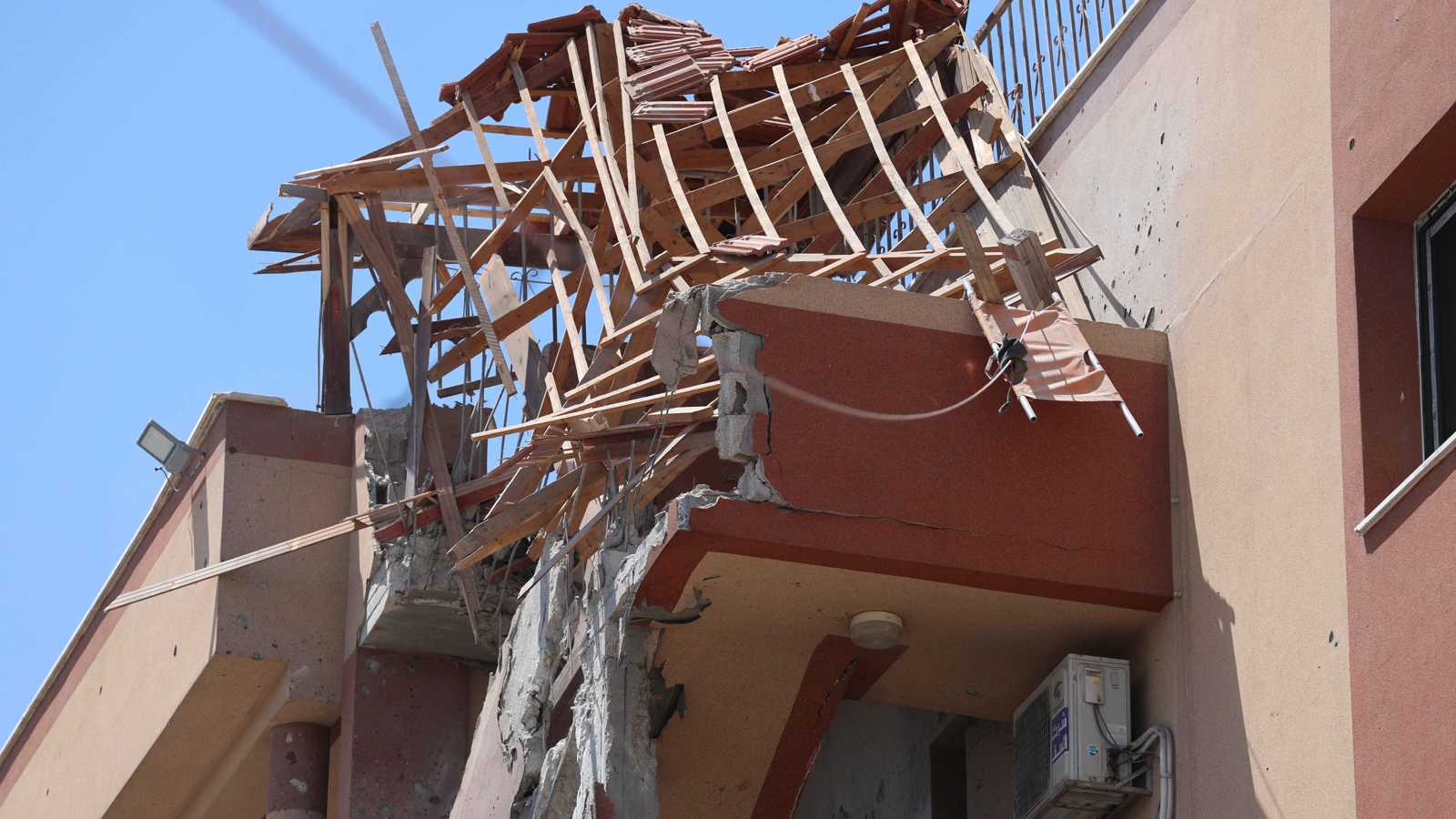 " حماس" تنفي الرواية الإسرائيلية بشأن استهداف مجمع ناصر في غزة