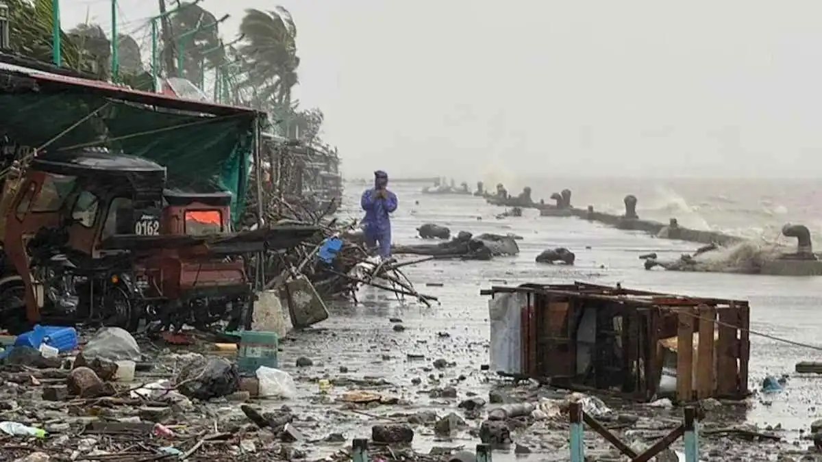 إعصار "راغاسا" يضرب جنوب الصين ويخلّف 14 قتيلاً في تايوان (فيديو)