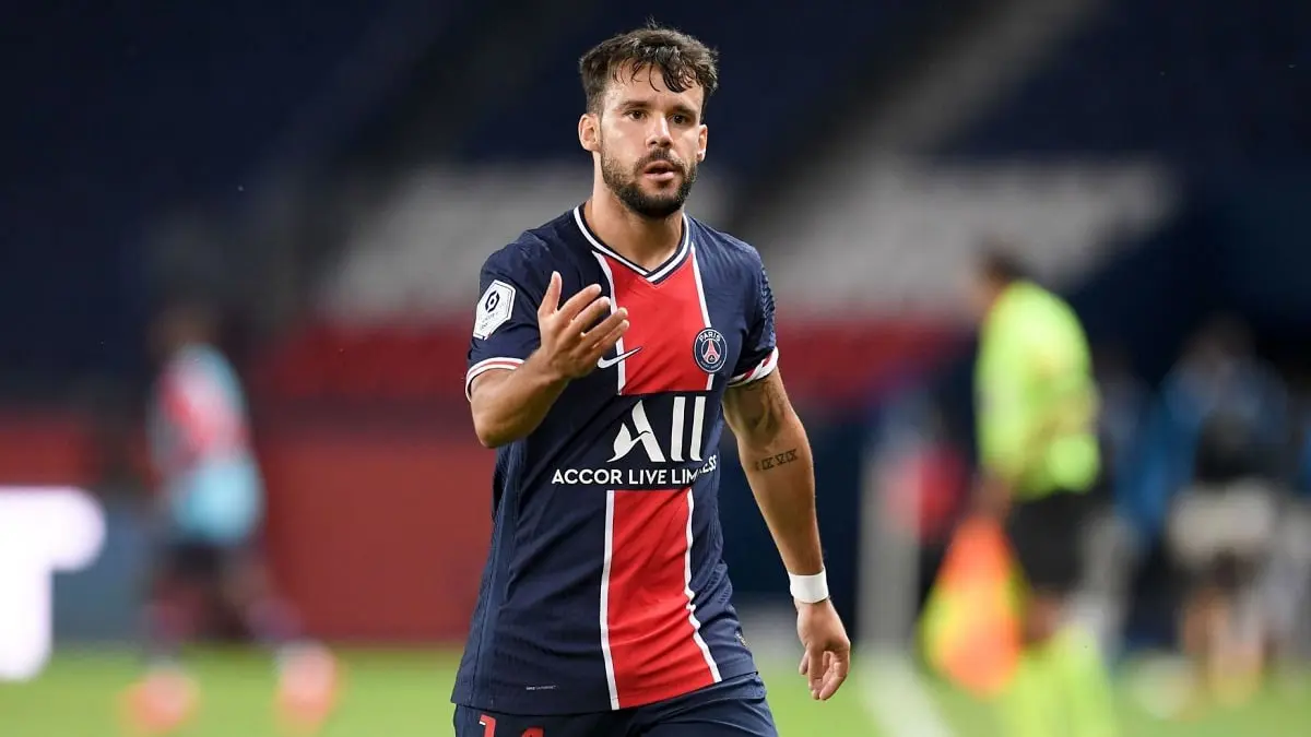 باريس سان جيرمان يعلن إصابة خوان بيرنات بقطع في الرباط الصليبي