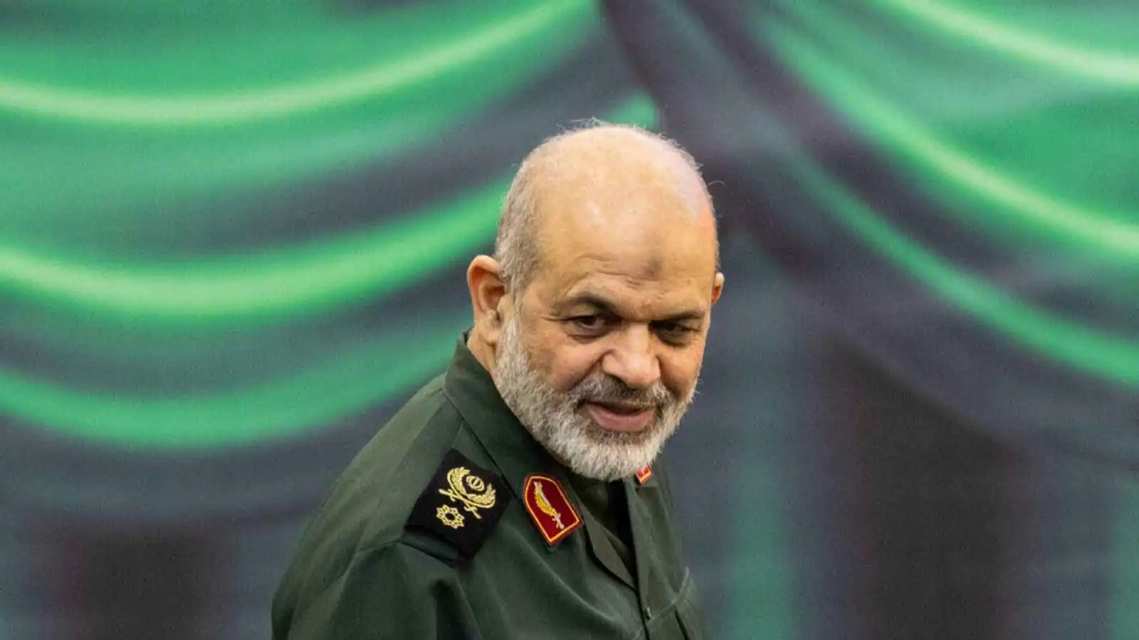 "انقلاب" صامت.. هل خطف أحمد وحيدي إيران من حكومتها؟