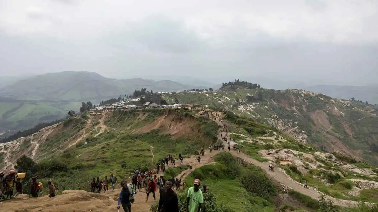 "يبتلع عماله".. منجم روبايا شرقي الكونغو يؤجج الصراع على المعادن الثمينة