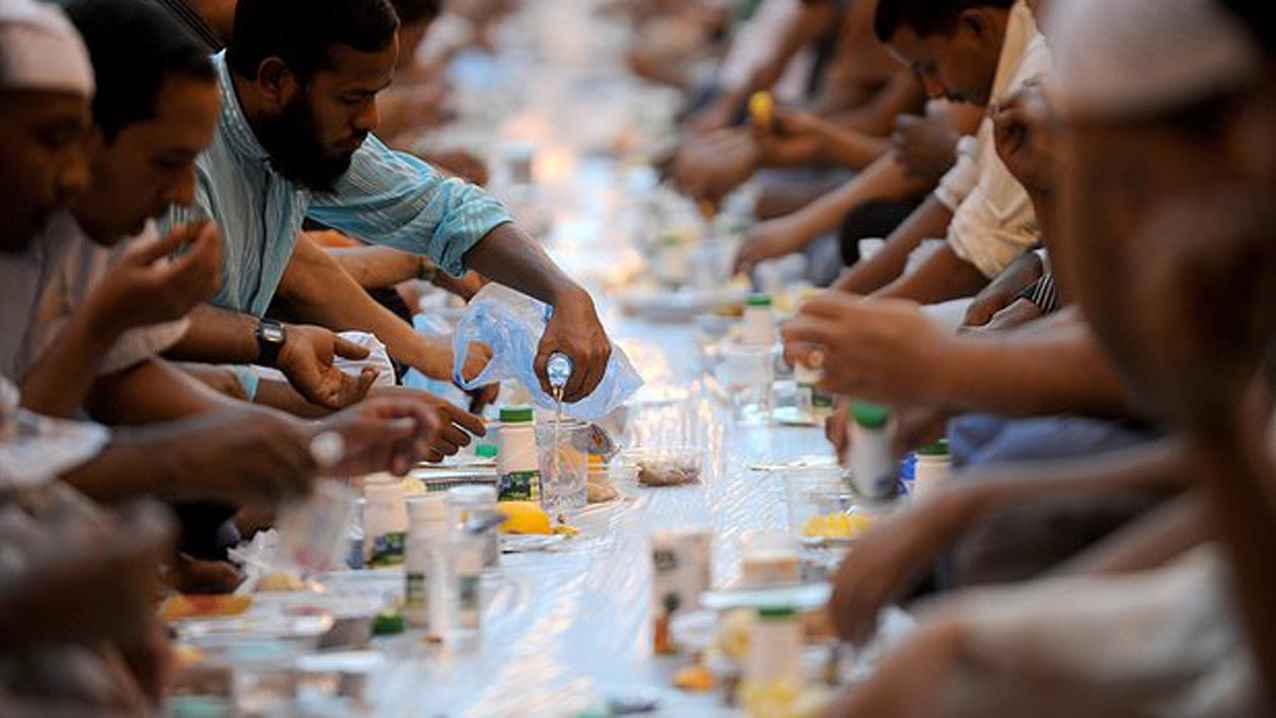 من الطبول إلى قفز النار.. عادات رمضانية "غريبة" في أفريقيا