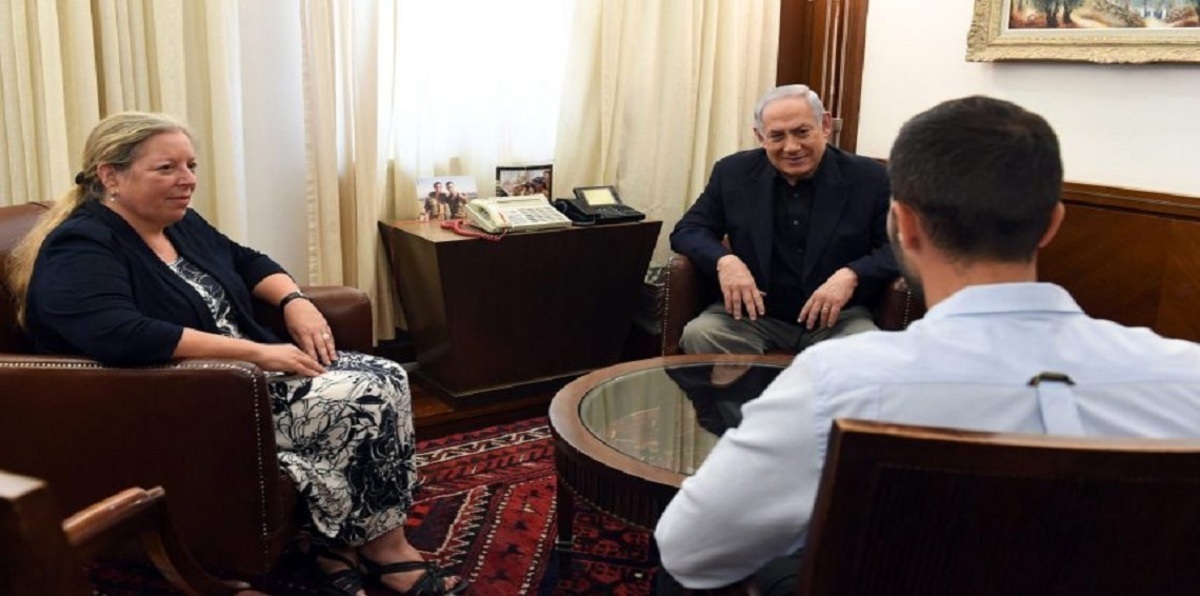 صحيفة عبرية عن حارس السفارة الإسرائيلية في عمّان: قاتل بلا رحمة تعلم انعدام الإنسانية