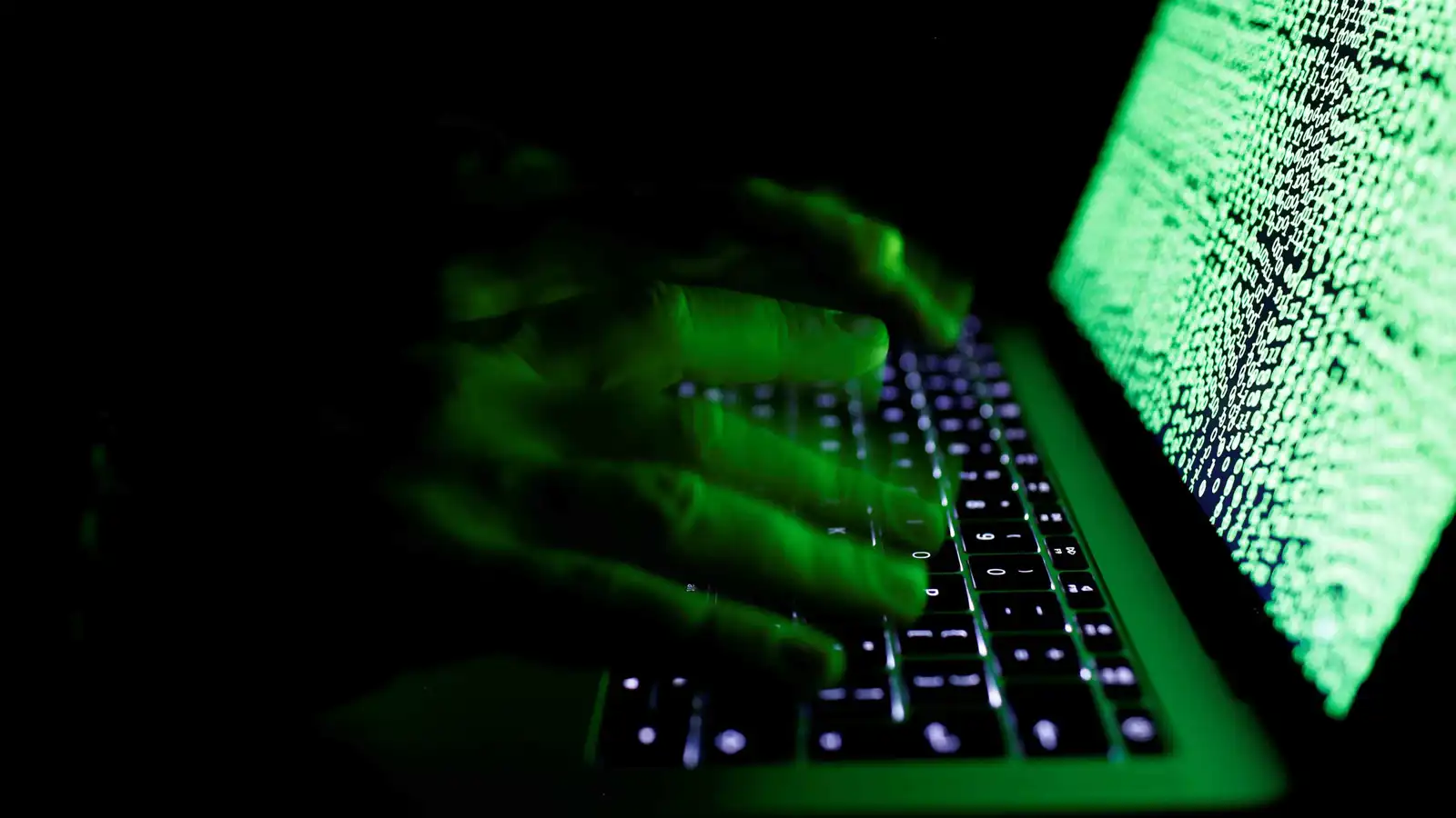 "شيفرات سرية" على أثير الحرب بين الولايات المتحدة وإيران (فيديو إرم)