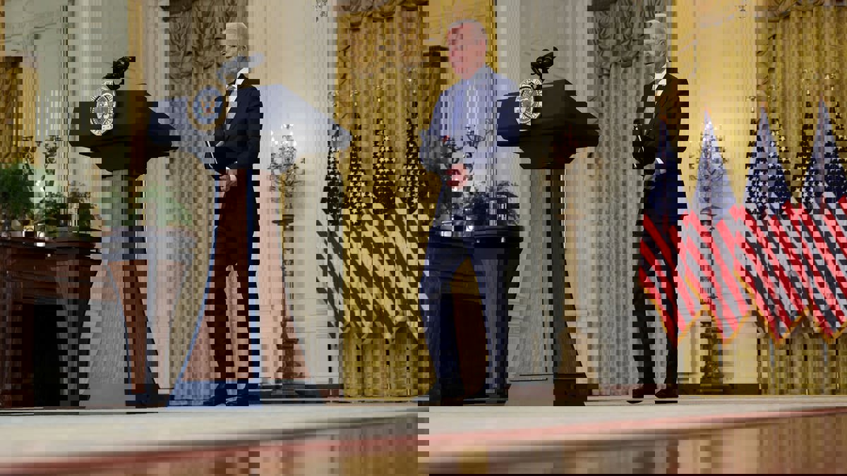 تقرير: إدارة بايدن تفرض حصارا ماليا على طالبان