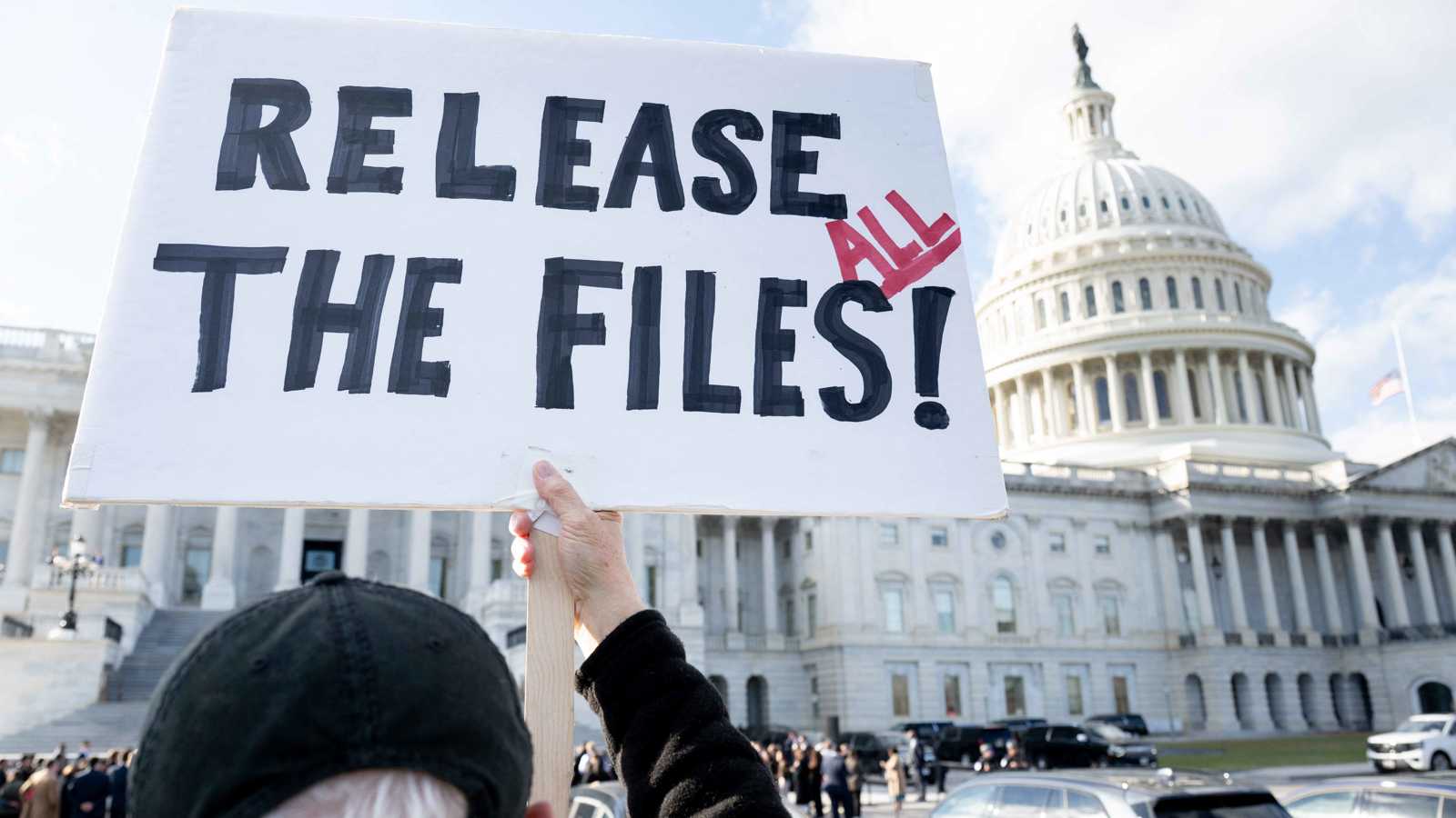 وثائق أبستين تزلزل الكابيتول.. الكونغرس الأمريكي يقترب من فتح "الصندوق الأسود"