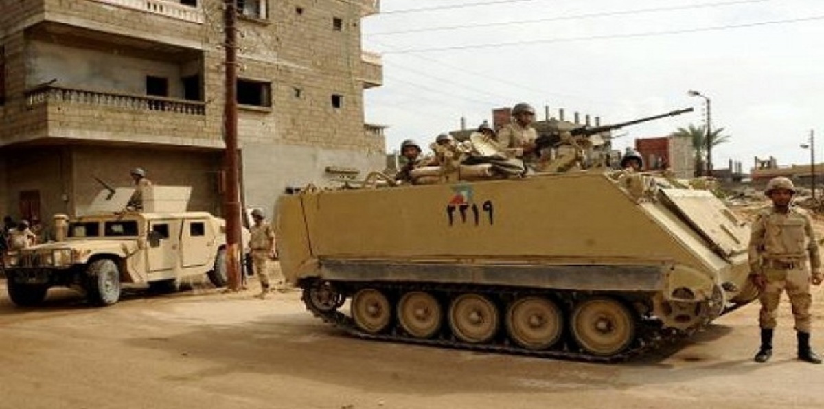مقتل مسؤولين أمنيين وإصابة 3 ضباط بانفجار في سيناء المصرية‎