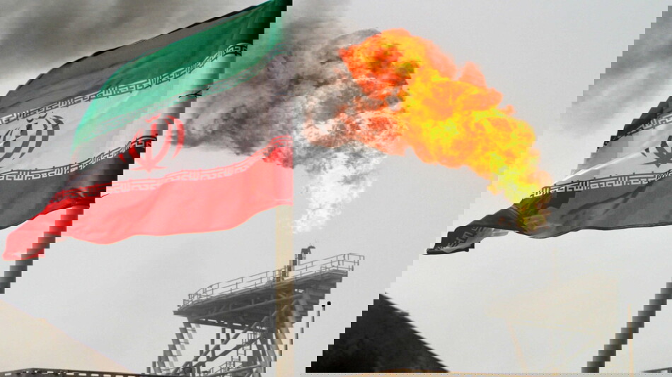 الصين تنقل مليوني برميل من النفط الإيراني لاحتياطياتها