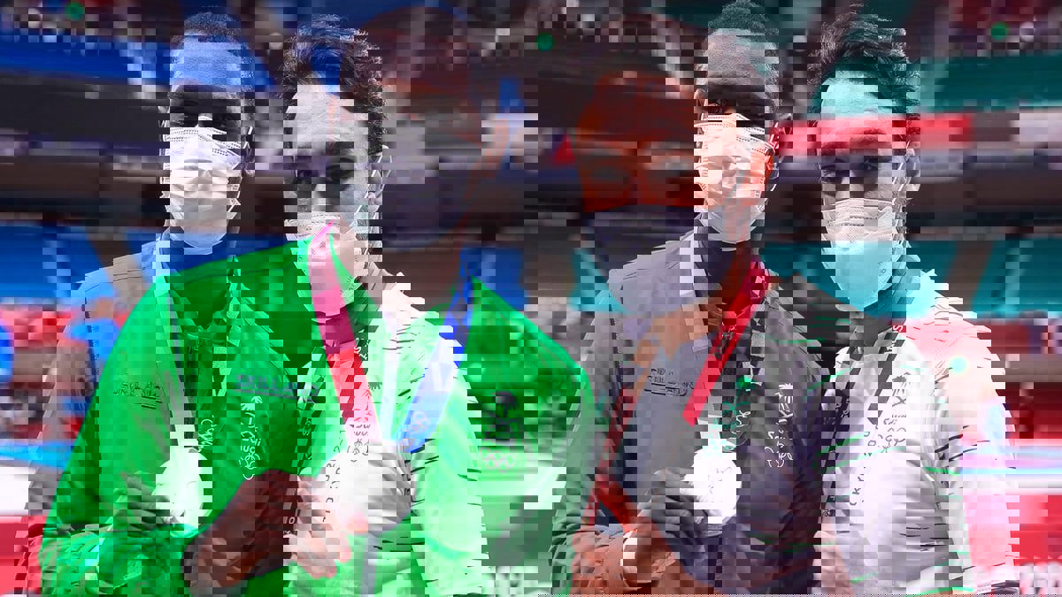 وزير الرياضة السعودي يمنح طارق حامدي مكافأة "ميدالية ذهبية"‎