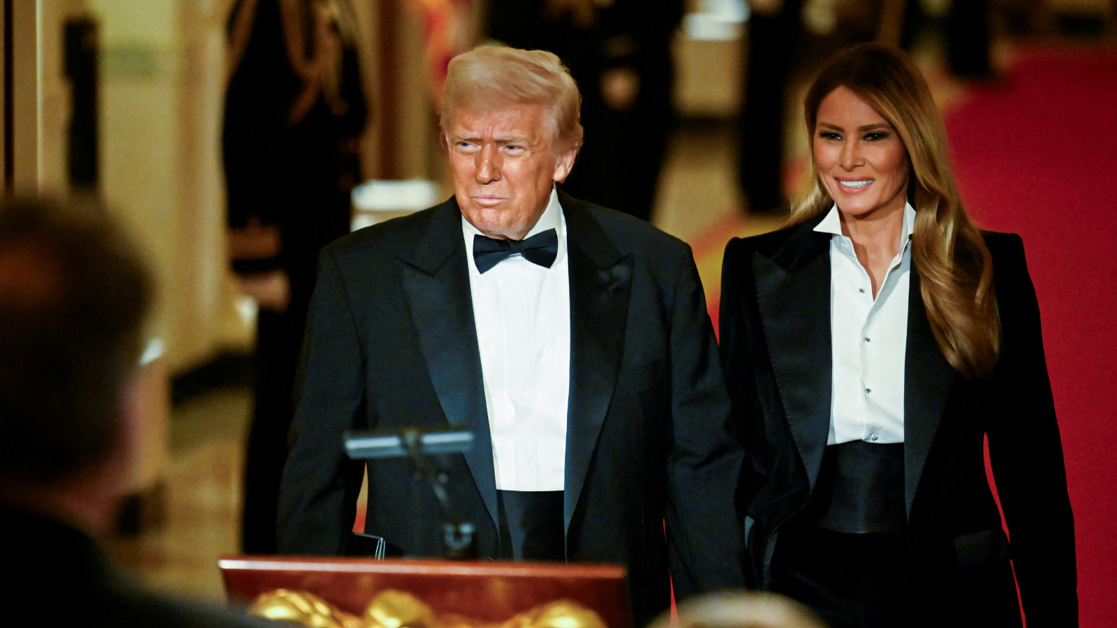 مصدر يكشف تأثير "سحر ميلانيا" على ترامب في البيت الأبيض