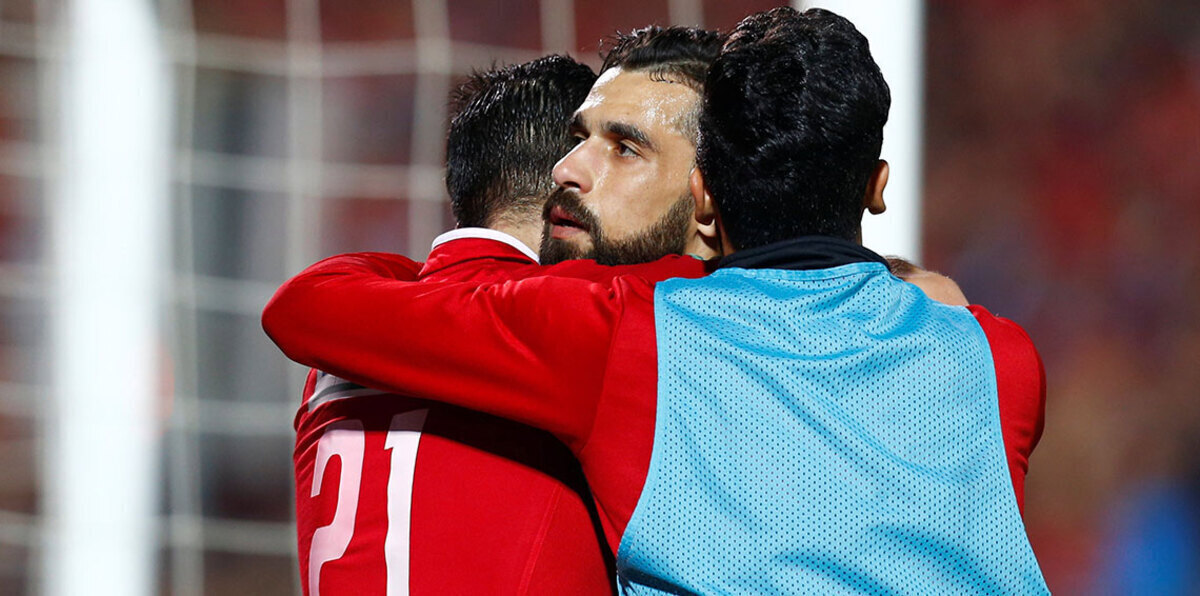 هل سيعود عبدالله السعيد للمشاركة في مباريات النادي الأهلي المصري بعد تأكد توقيعه للزمالك؟