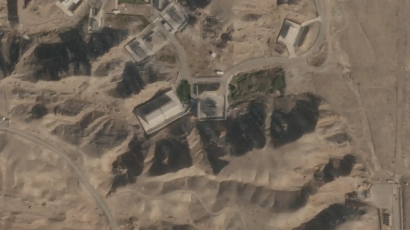 تقارير عن انفجار في مجمع بارشين العسكري في إيران (فيديو وصور)