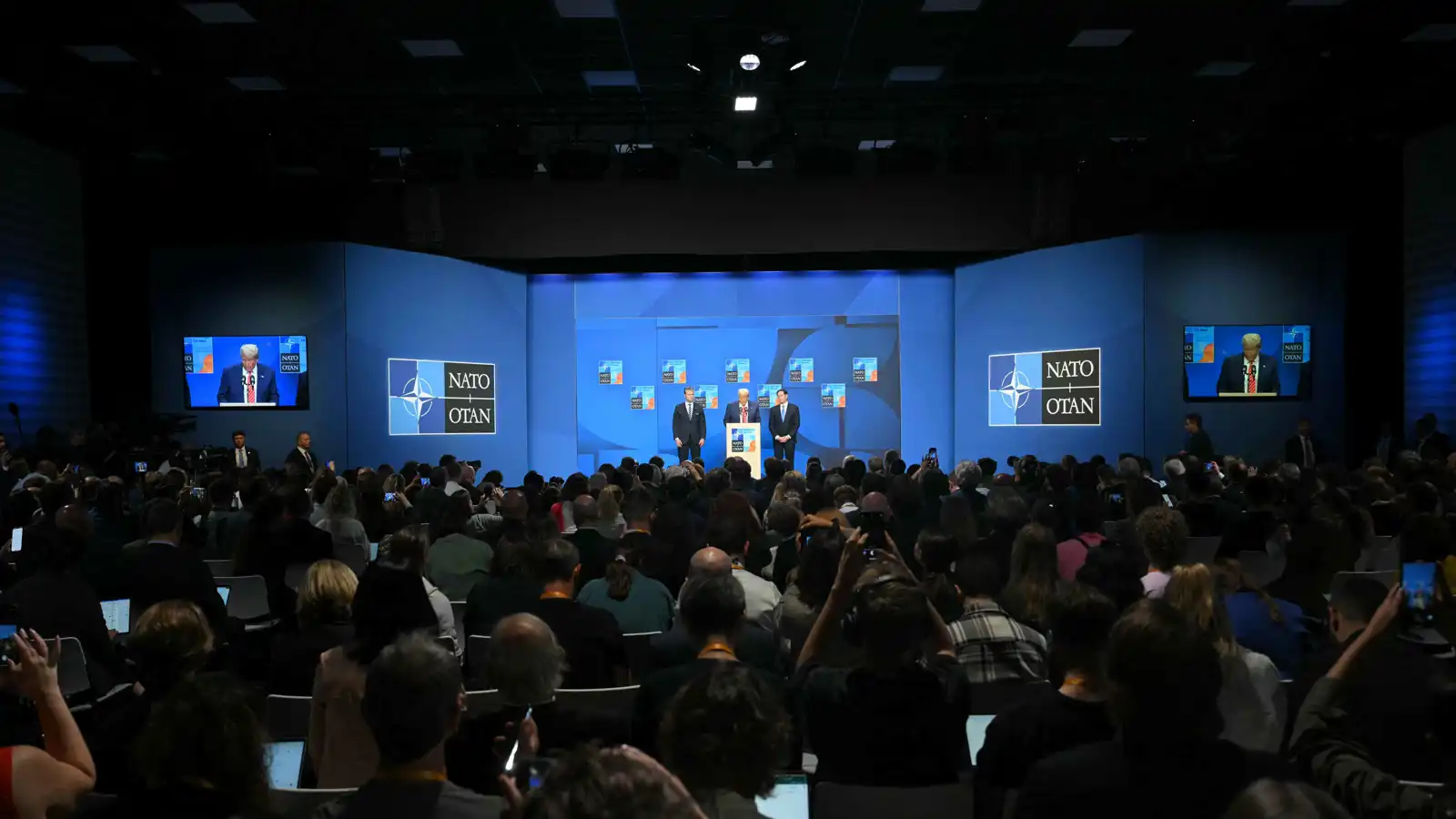 قادة عسكريون في الناتو يجتمعون الأربعاء لبحث الوضع في أوكرانيا