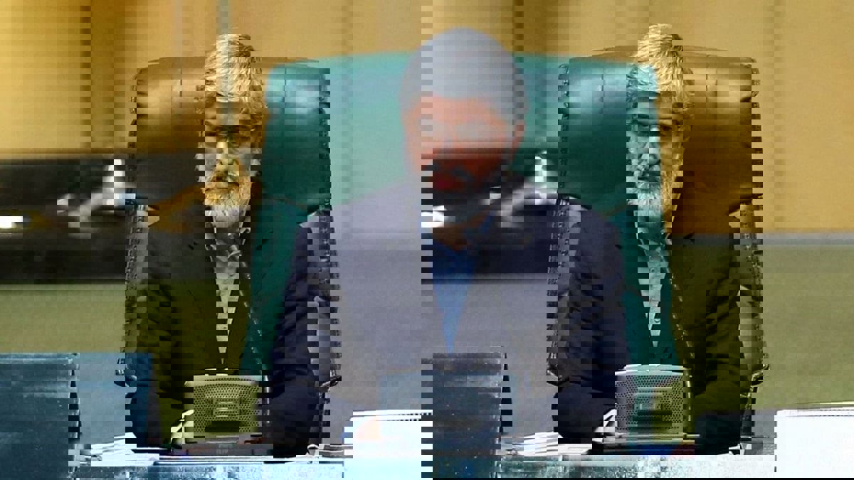 نائب رئيس البرلمان الإيراني: نعتقل المعارضين بذرائع أمنية ولدينا سجناء سياسيون